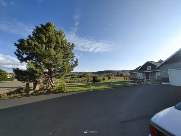 Ellensburg, WA 98926,421 Meadow View DR