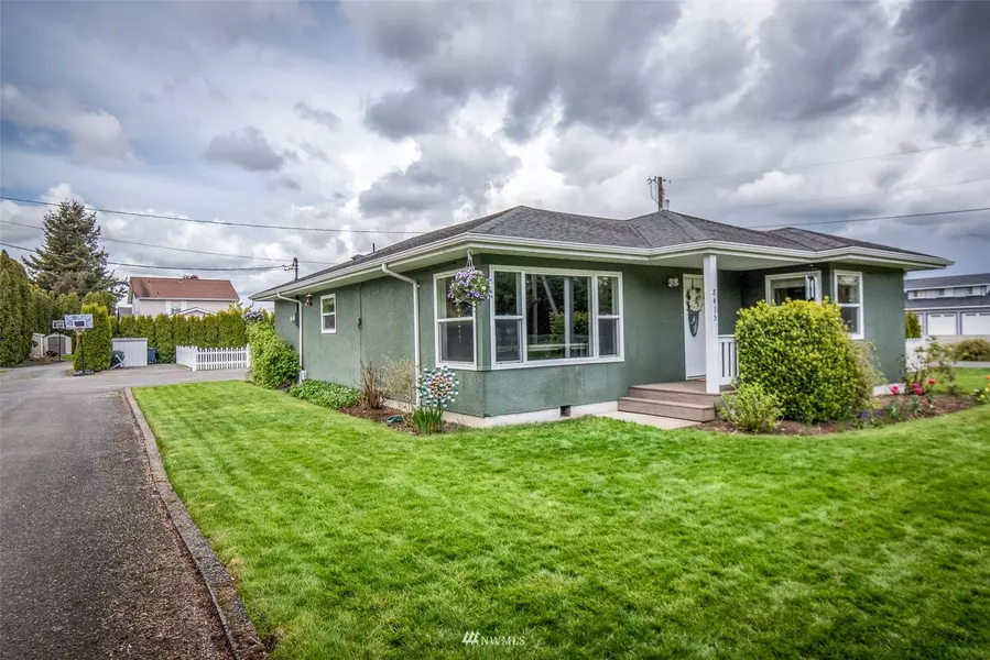 8435 Double Ditch RD, Lynden, WA 98264