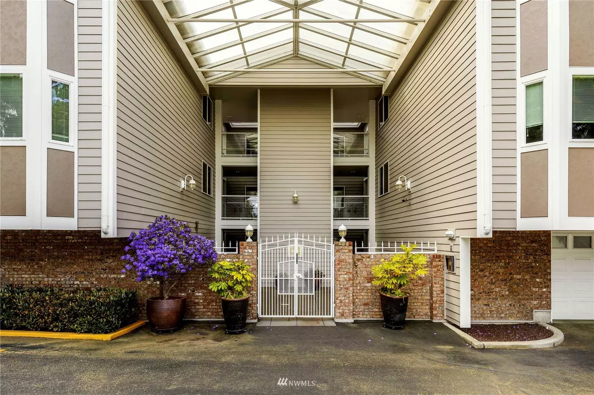 Edmonds, WA 98020,402 3rd AVE S #B-204