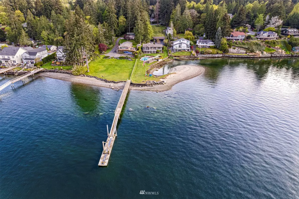 Fox Island, WA 98333,817 Fox DR