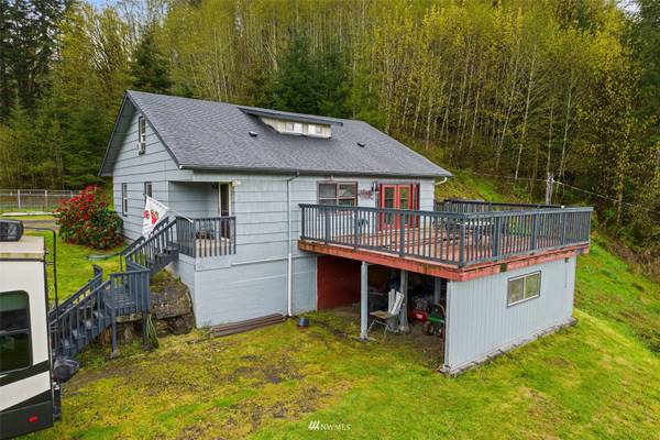 66 Half Moon Creek RD, Raymond, WA 98577