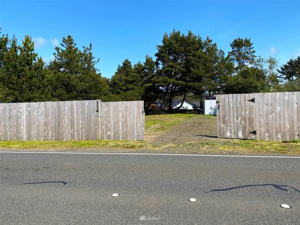 114 Ocean Shores BLVD SW, Ocean Shores, WA 98569