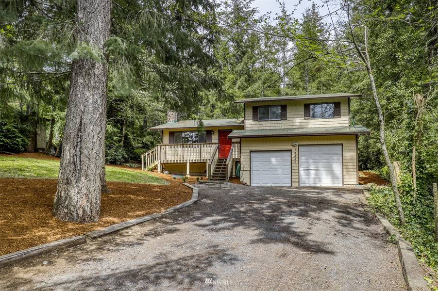 13850 NW Dolly Varden LN, Bremerton, WA 98312