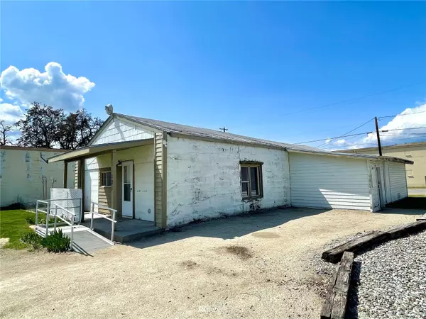 Omak, WA 98841,121 Juniper ST N