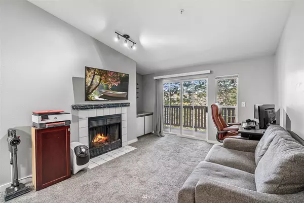 215 100th ST SW #D305, Everett, WA 98204