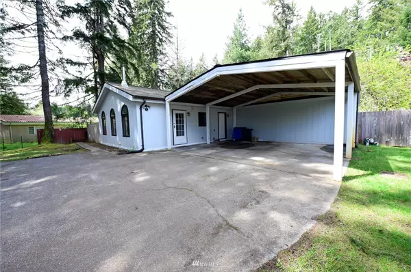 21 NE Schooner PL, Belfair, WA 98528