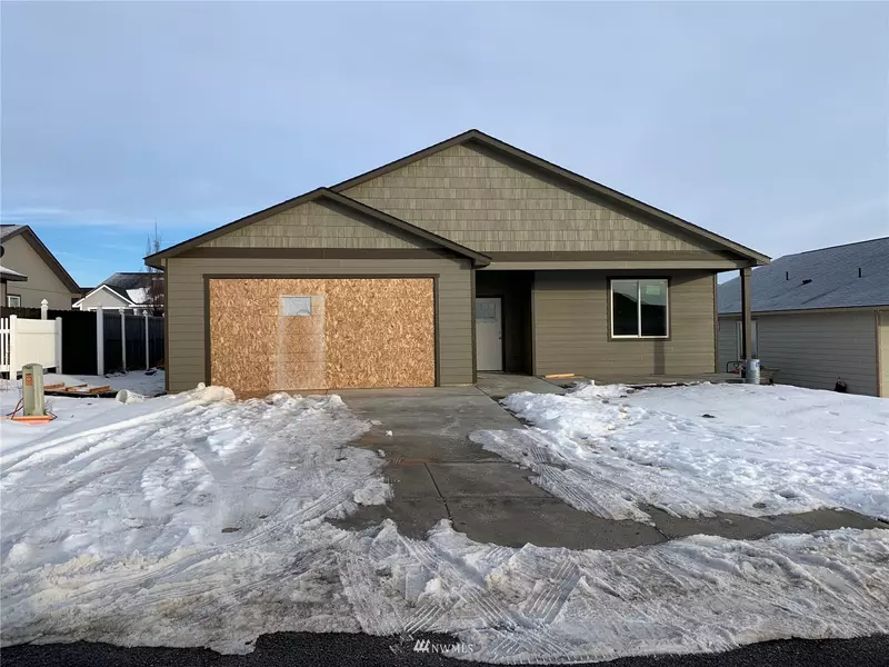 1324 W Century ST, Moses Lake, WA 98837