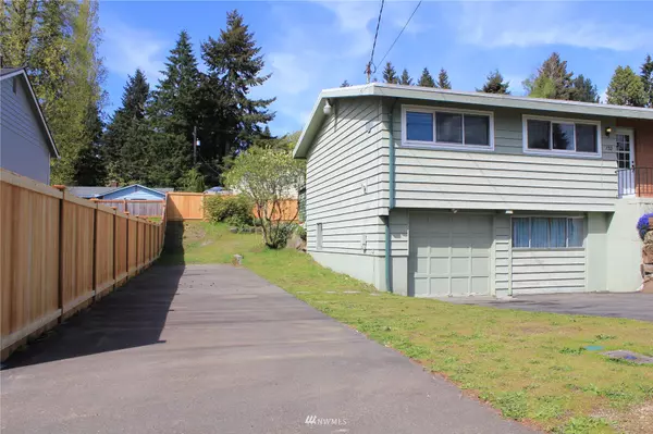 Shoreline, WA 98155,132 NE 165th ST