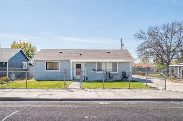 Moses Lake, WA 98837,616 S Clover DR