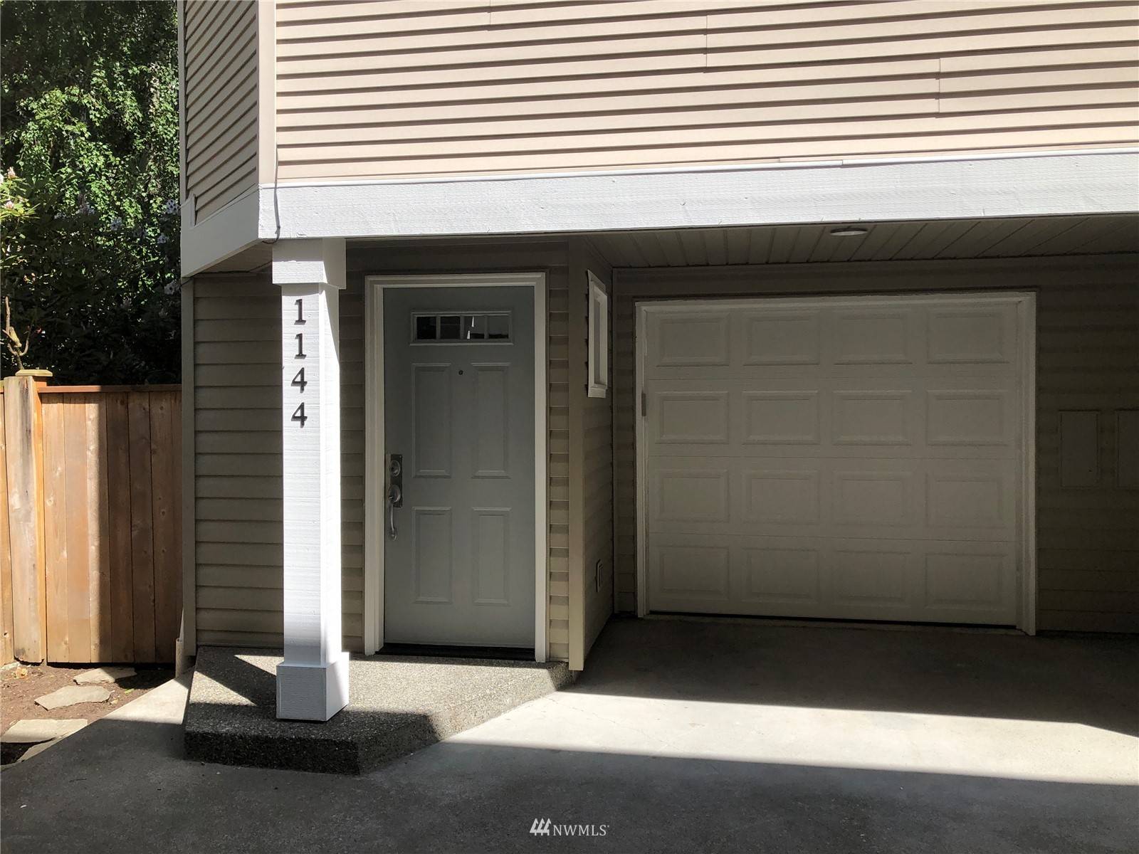 1144 N 90th ST, Seattle, WA 98103