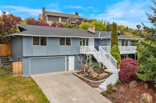 1834 121st AVE SE, Bellevue, WA 98005