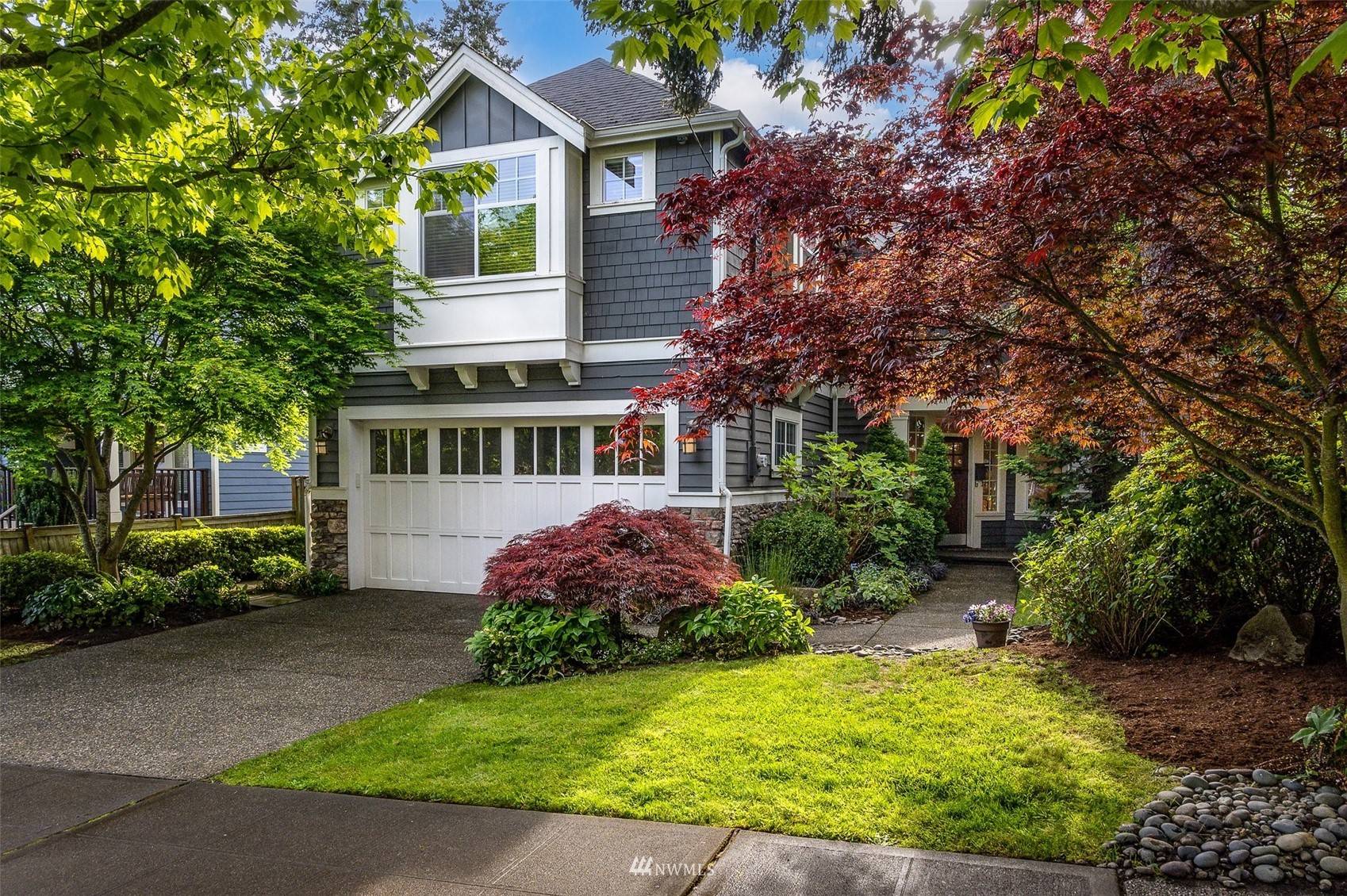6047 39th AVE NE, Seattle, WA 98115