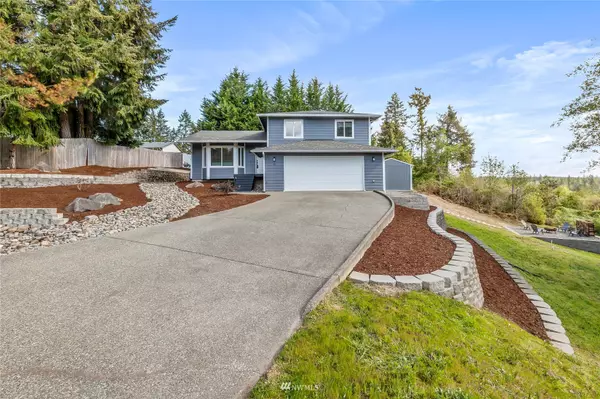 181 E Warbler CT, Allyn, WA 98524