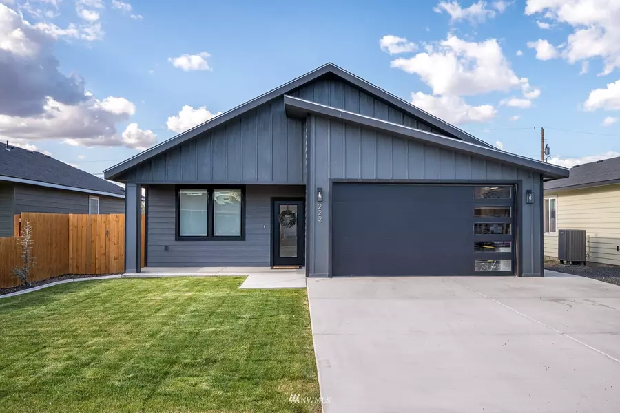 222 SE 4th AVE, Soap Lake, WA 98851