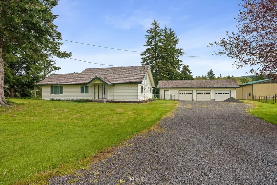 36 Lebam RD, Raymond, WA 98577