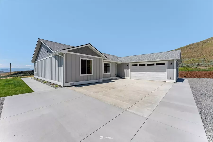 9 Buyas DR, Orondo, WA 98843