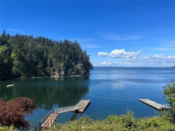 591 Pleasant Bay RD, Bellingham, WA 98229