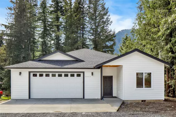 6321 Pony PL, Maple Falls, WA 98266