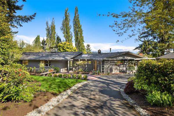 4389 Point White DR NE, Bainbridge Island, WA 98110