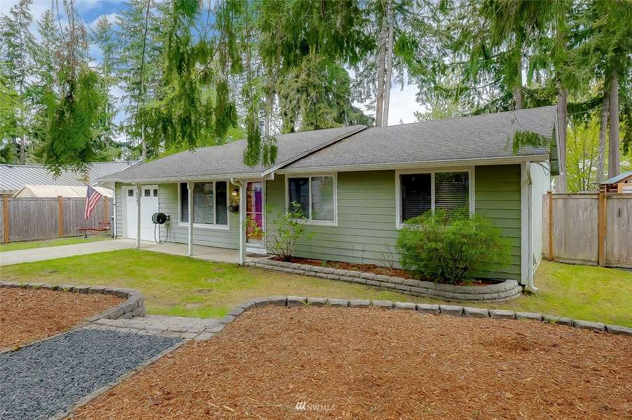 4047 Chinook PL NW, Bremerton, WA 98312