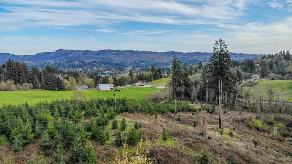 702 N Maple Hill RD, Kelso, WA 98626