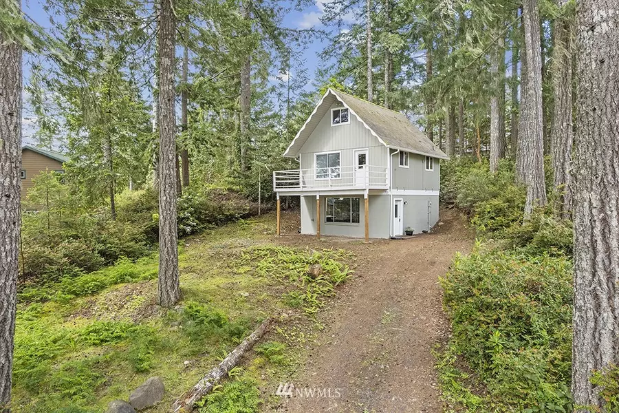 70 N Canal View CT, Lilliwaup, WA 98555