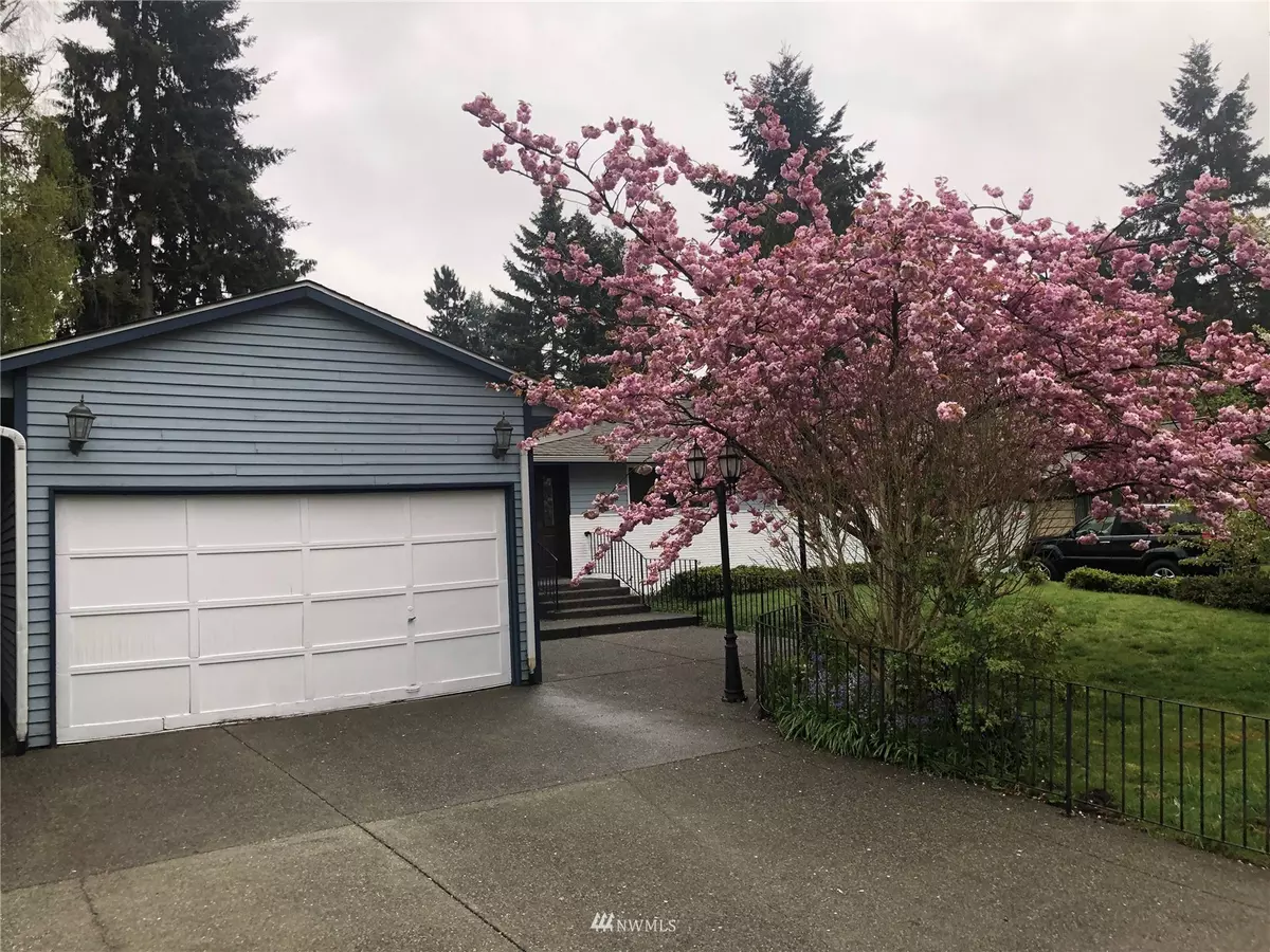 Shoreline, WA 98155,17802 10th AVE NE