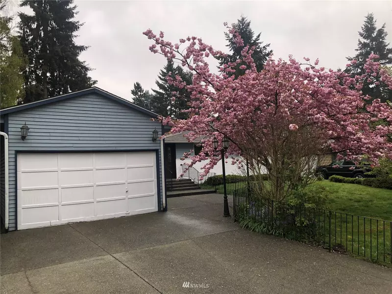 17802 10th AVE NE, Shoreline, WA 98155