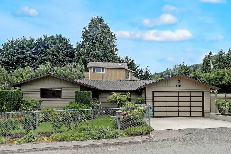 8207 S 116th ST, Seattle, WA 98178