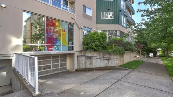 Seattle, WA 98105,4528 8th AVE NE ##3A