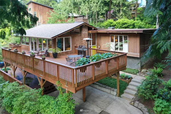 6513 NE Monte Vista DR, Bainbridge Island, WA 98110