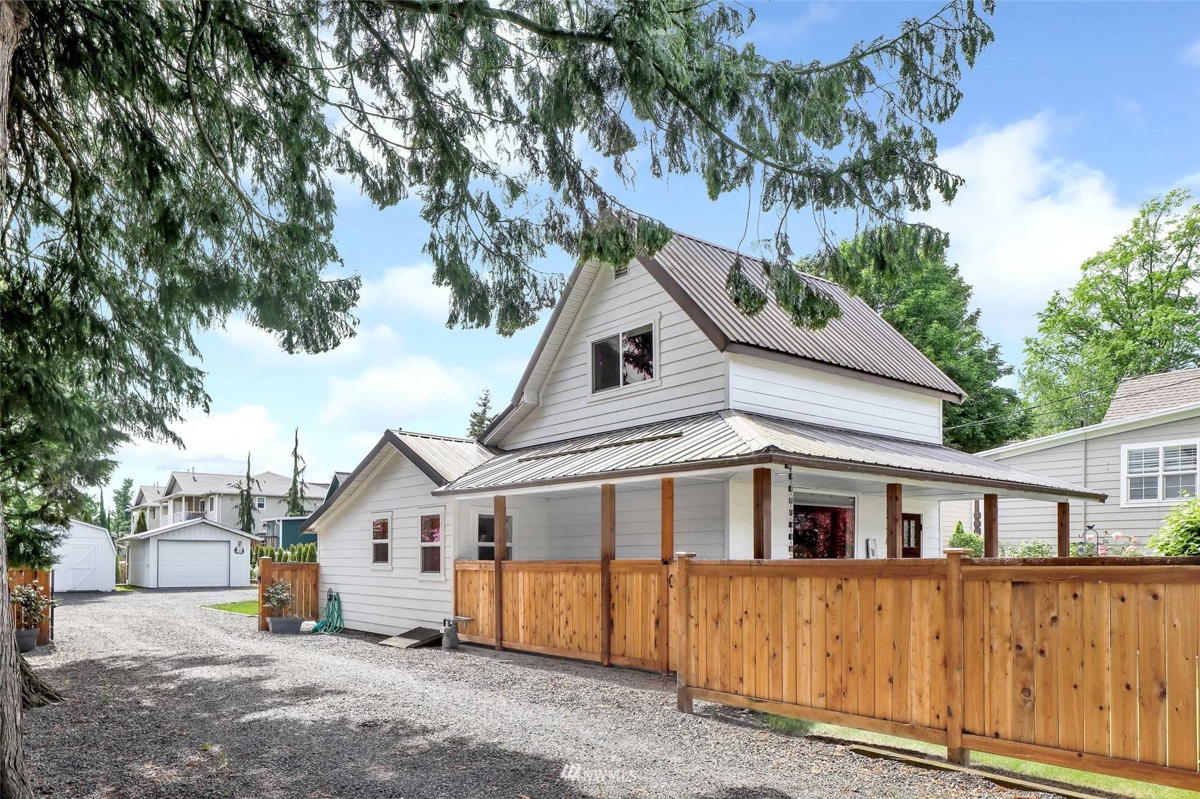 114 S 1st ST, Lynden, WA 98264
