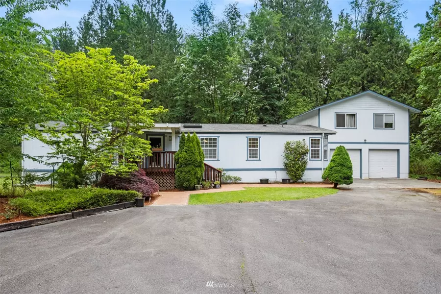 40 E Coulter Creek RD, Belfair, WA 98528