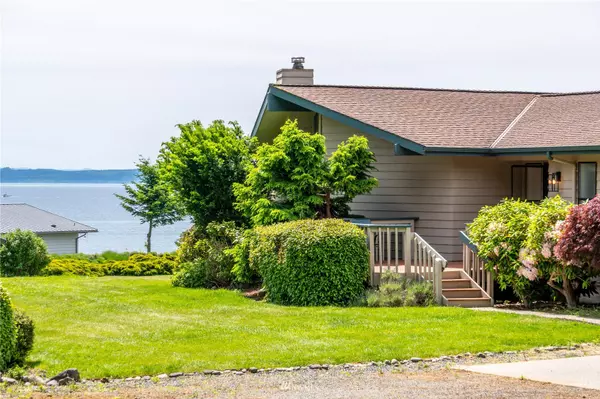 516 Dolphin DR, Freeland, WA 98249