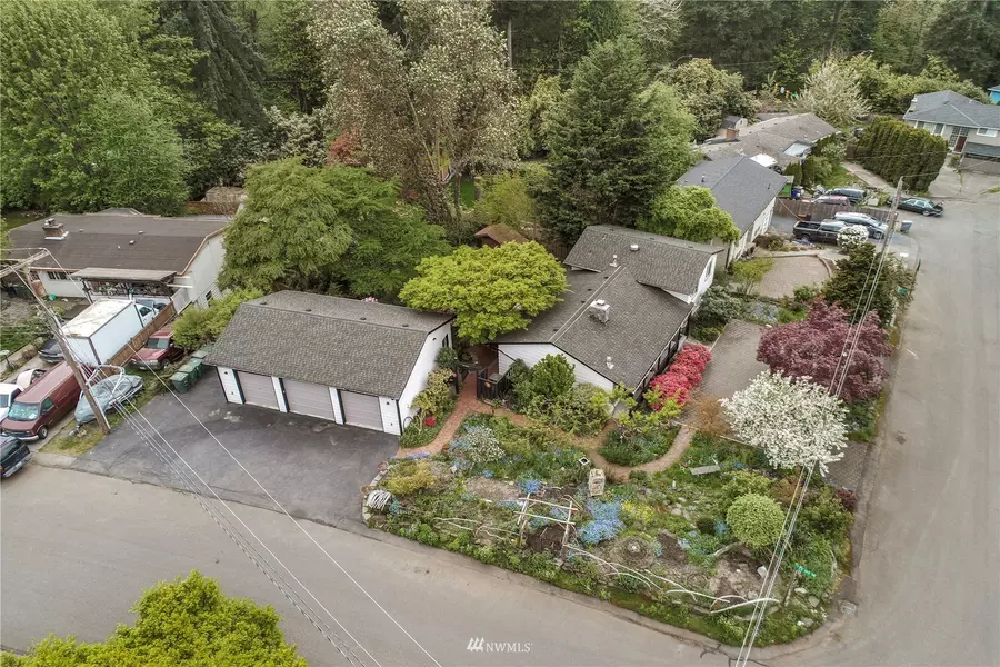 7069 NE 145th ST, Kenmore, WA 98028