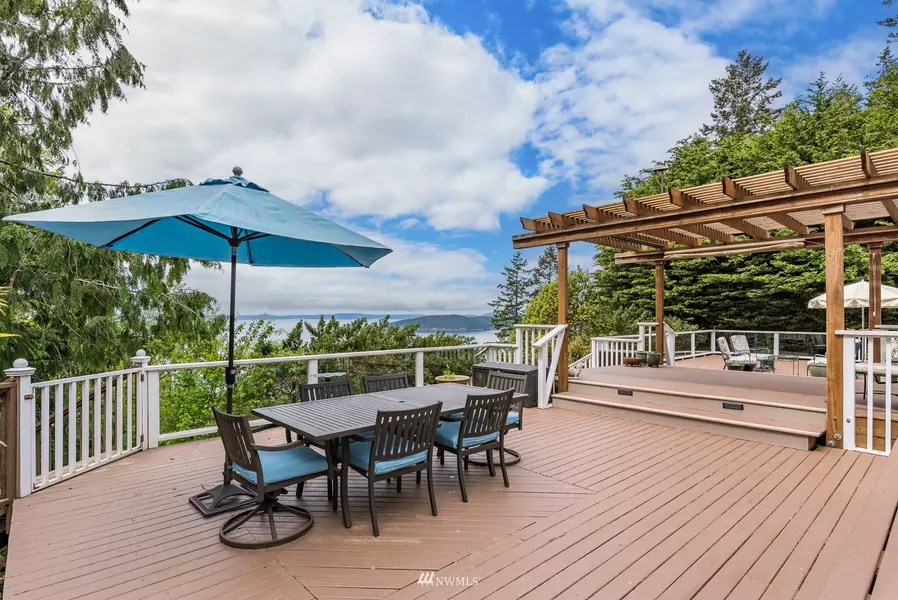 4112 Edith Point RD, Anacortes, WA 98221