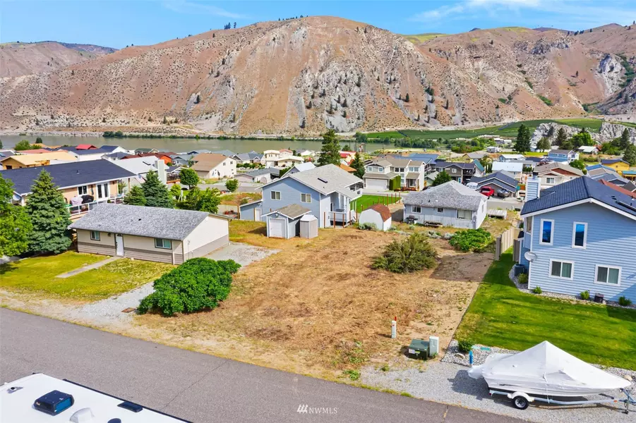 185 E Entiat DR, Orondo, WA 98843