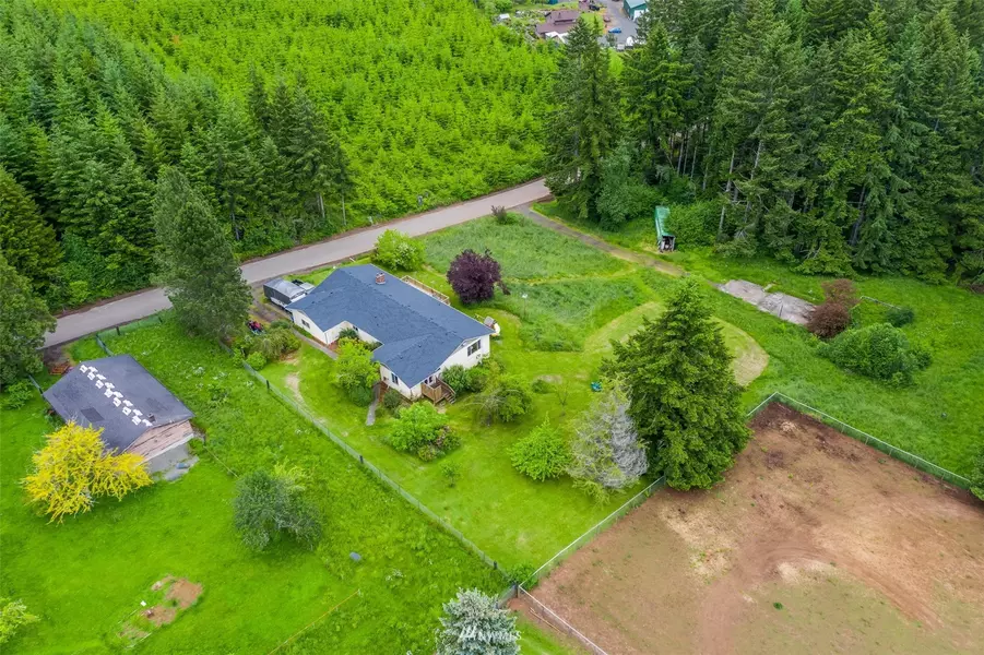 137 Backstrom RD, Winlock, WA 98596