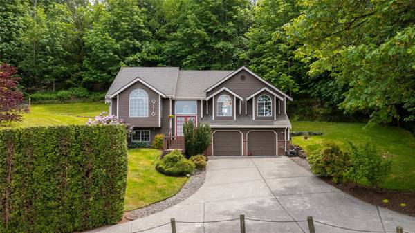 916 Nez Perce DR, Mount Vernon, WA 98273