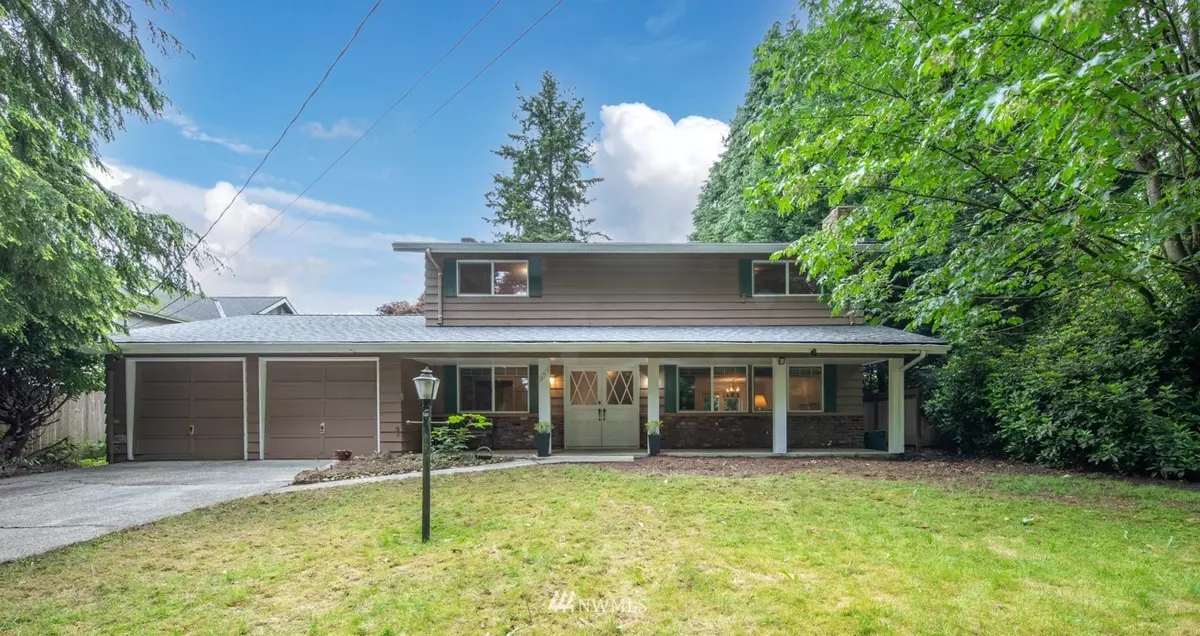 Lake Forest Park, WA 98155,18717 37th AVE NE