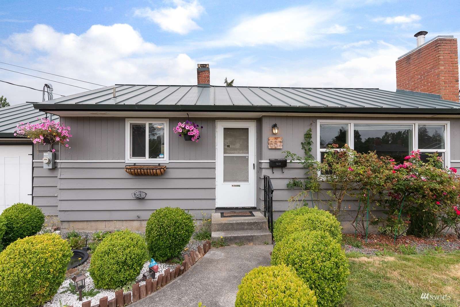 557 SE Glencoe ST, Oak Harbor, WA 98277