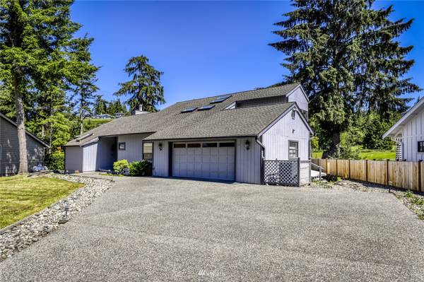 111 Highland DR, Port Ludlow, WA 98365