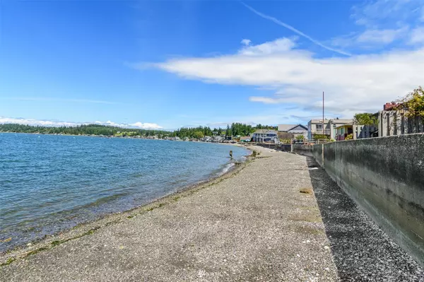 58 W North Camano DR, Camano Island, WA 98282