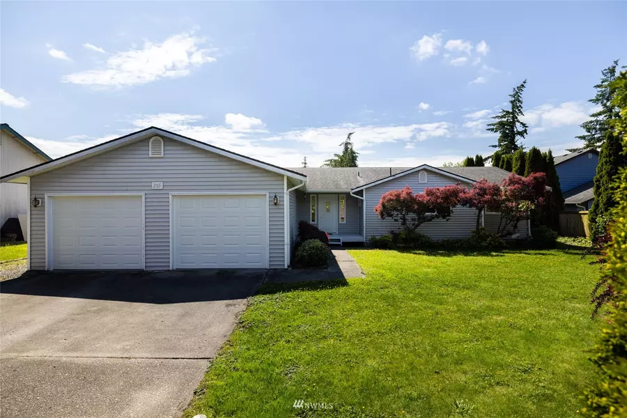 205 S 30th PL, Mount Vernon, WA 98274