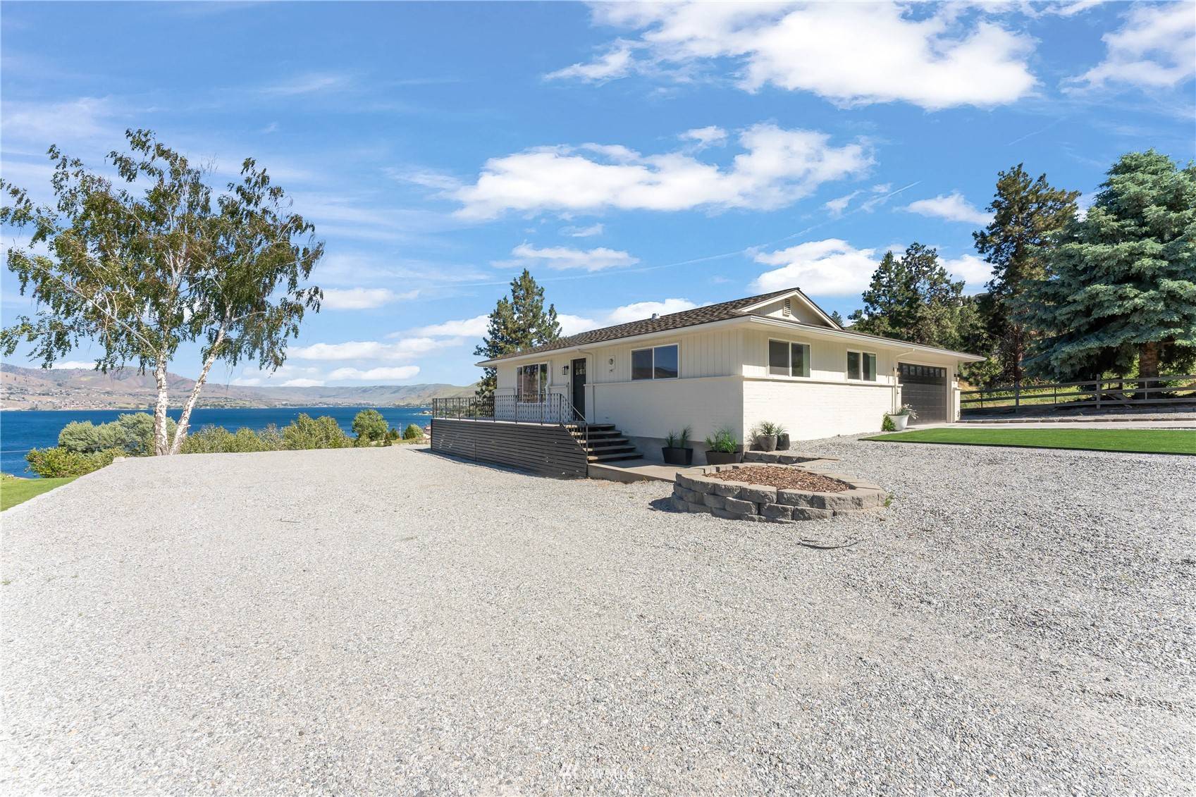 1969 S Lakeshore RD, Chelan, WA 98816
