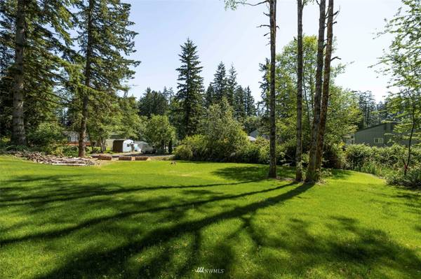 6233 SW Rhododendron DR, Port Orchard, WA 98367