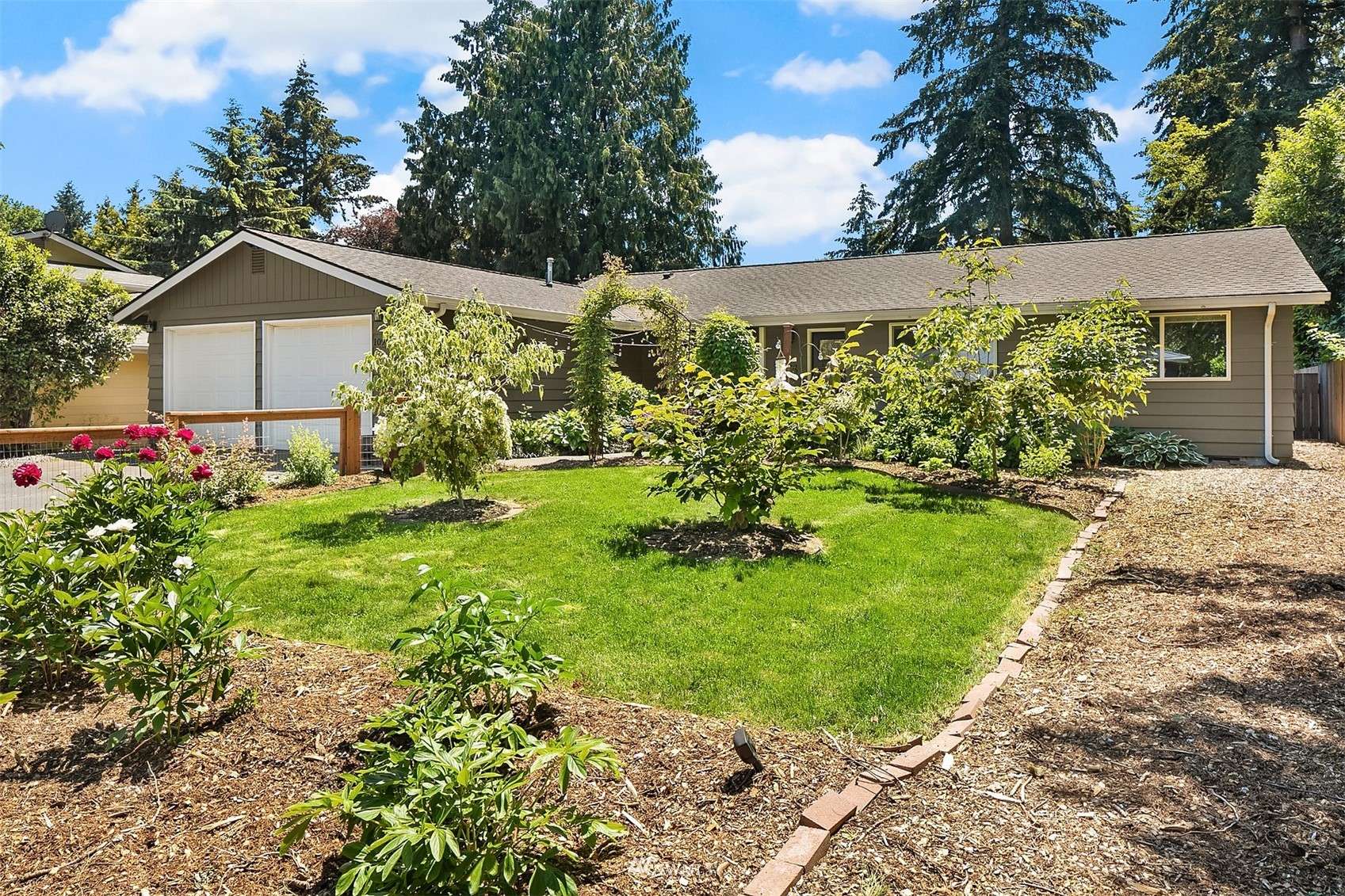 10923 NE 118th ST, Kirkland, WA 98034