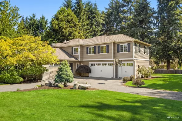 11246 Fieldstone LN NE, Bainbridge Island, WA 98110