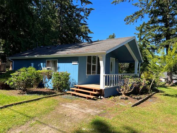 10133 Whitecap DR NW, Olympia, WA 98502