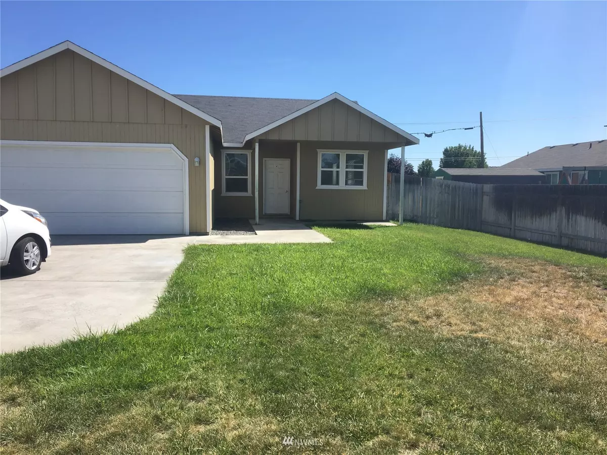 Moses Lake, WA 98837,704 Penrose ST